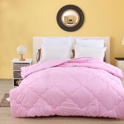 China Hot SUSTAINABLE Down Velvet Comforter Factory Direct Sale Solid Color Embossed Shading Comfortable Comforter for sale