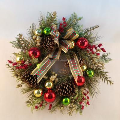 China Red Ornaments Berry Cluster Christmas Decorative Wreath Home Decoration Green Gold for sale