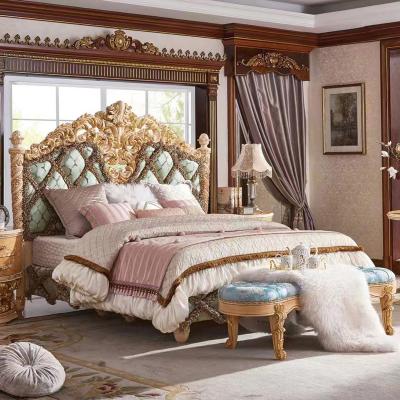 China EUROPEAN Classic Wood Frame Antique Golden Wood Carving King Size Double Bed Bedroom High End Luxury Furniture Wooden Bed for sale