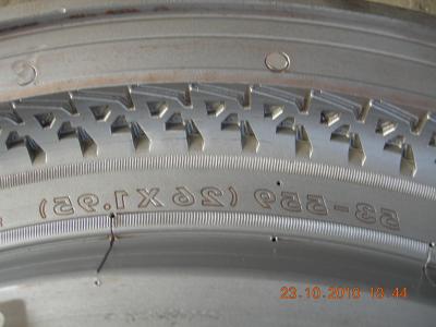 China Molde de aço preciso do molde 26 x 1,95 para o corte do torno do CNC do pneumático da bicicleta à venda