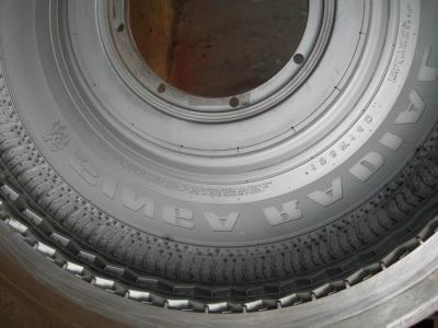 China Semi-steel Radial Tyre Mould , Car / Trailer / fuoms Mold Halves Tire Mold for sale