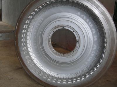 China Semi-steel Radial Tyre Mold for Car / Trailer / fuoms Mold Halves for sale