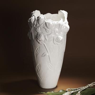 China CLASSIC New Hot Sale Chinese Porcelain Vase , Home Decoration Flower White Color Gift Customized for sale