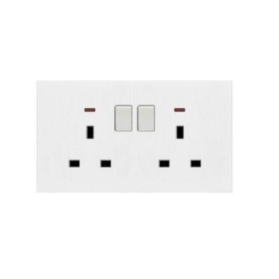 China Residential / General Purpose Double 13a 220V UK Standard Wall Outlet Socket With Neon for sale