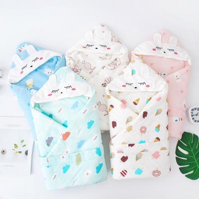 China Breathable Winter Comfortale Hooded Wrap Lovely Printing Newborn Baby Wrap Covering for sale