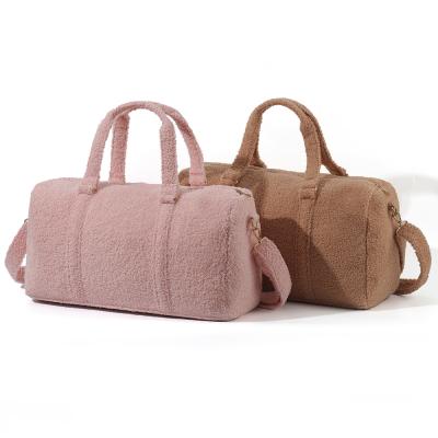 China Cute Tote Girls Fashion Pink Winter Plush Travel Bag Weekend Duffle Kids Bag Cute Plush Bag Travel Bag for sale