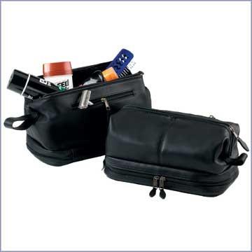 China Cow Leather Toiletry Customized Zippered Travel Bags Black Bottom Compartment for sale