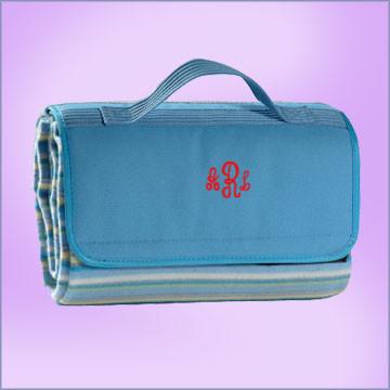 China Personalized Fleece Customized Travel Bags For gift , Travel Blanket Tote for sale