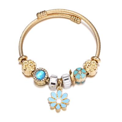 China High Quality Romantic Flower Stainless Steel Bracelet 18K Gold Plated Romantic Charm Bracelet For Girl's New Fashion Jewelry 2022 for sale