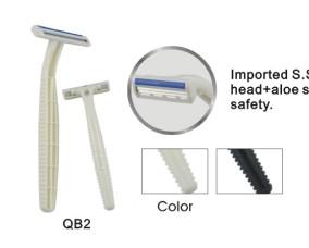 China Plastic handle double bladed razor for travel , Personal care disposable razor for sale