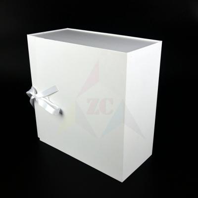 China Handmade Wholesale Bridesmaid Packaging Wedding Favors Gift Boxes For Guest for sale