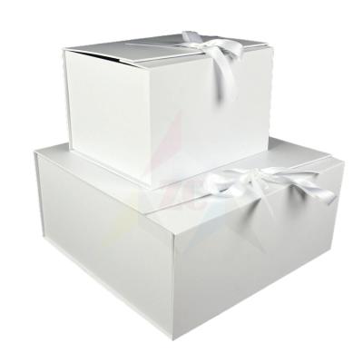 China Handmade Customized Newborn White Gift Box For Baby Clothing Set In A Box for sale