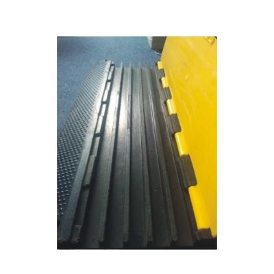 China Good Quality Manufacture Cable Protector Factory Price Outdoor Road Rubber Ramps Folding Floor Cable Protection for sale