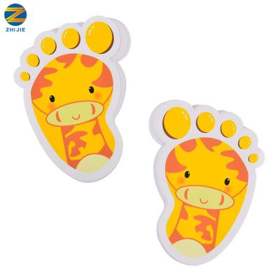 China Waterproof+Eco-friendly (Yellow) Giraffe Cartoon Animals Guide Self Adhesive Footprints Stickers Floor Decals Floor Stairs Decor for sale