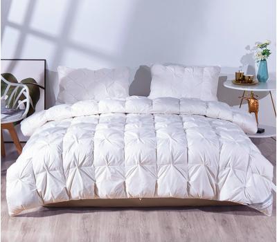 China Custom Made 100% Cotton Bed Linen High Quality Comforter Duvet Inner For Hotel Feather Filled Comforter for sale