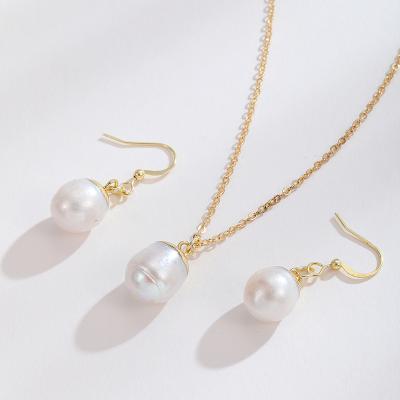 China High quality jewelry set new design simple light luxury real mom's gift fashion jewelry earring necklace set pearl necklace earring for sale