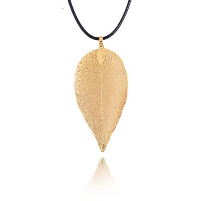 China CLASSIC factory direct sale environmental protection gold and silver plating on silver leaf necklace natural choker necklace for women for sale