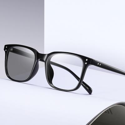 China Prescription Myopia Reading Classic Style Transition Blue Cut Glasses Eyesight UV400 Photochromic Eyewear For Men Ready Stock for sale