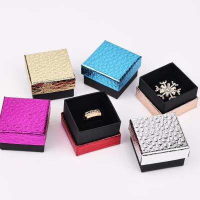 China Low MOQ Ring Earrings Necklace Jewelry Paper Items Box Jewelry Packing Case Christmas Gift Box for sale