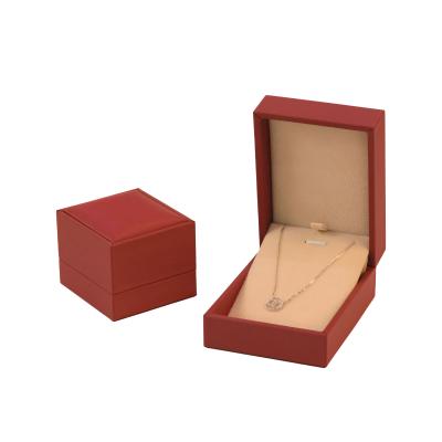 China Fashionable ZHIHUA Customized Logo PU Dark Red Claimond Leather Veins Jewelry Gift Bracelet Box for sale