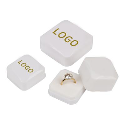 China Custom Logo High Quality Hot Sale Jewelry Packaging Case Plastic White Jewelry Gift Box With Velvet Sponge for sale