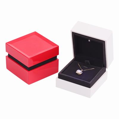 China Newest High Quality Low MOQ Customized Logo Luxury Square Jewelry Box Led Light Ring Box for sale