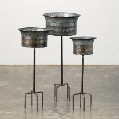 China Traditional Metal FLOWER BUCKETS ON STAKE Set 3 for sale