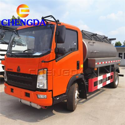 China stainless steel use sinotruk howo 1000 gallon 4x2 mini oil truck for sale