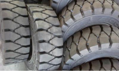 China Rubber solid forklift tires For material handling forklift for sale