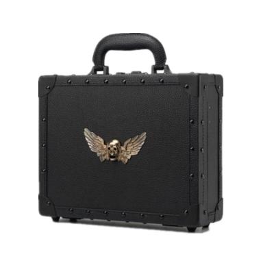 China Hot Selling Black Easy Aluminum Barber Tool Case Barber Equipment Portable Tool Bag for sale