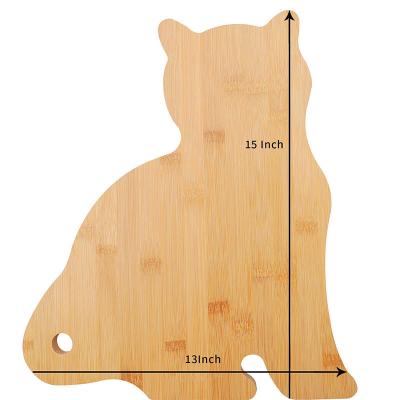 China Sustainable Bamboo Cat Shaped Cutting Board Wooden Serving Board Kitchen Chopping Board 38.2*33.1*1.6cm for sale