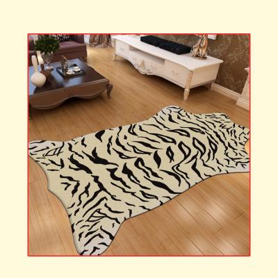 China Long Hair Rug Washable Nice Fashion Lovely Design , High End Rug Animal Imitation Fur Blanket for sale