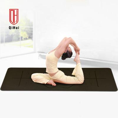 Chine Le double noir/de pourpre non glissement de gymnase de yoga de tapis a dégrossi les substances néfastes libres à vendre