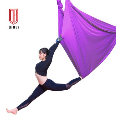 Chine Sentiment confortable de contact d'anti de gravité d'air de yoga d'hamac couleur multi de kit à vendre