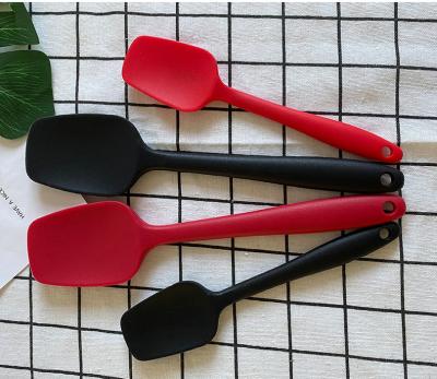 China Sustainable Kitchen Accessories Baking Silicone Spatula Non Heat Resistant Cake Spatula Stick Edible Grade for sale