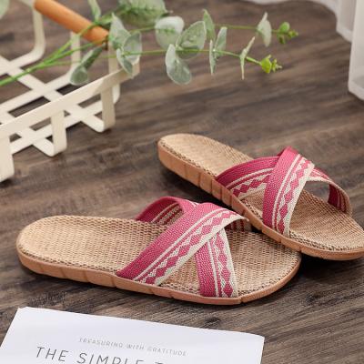 China Lightweight Breathable Indoor Home The Word Style Wholsale Flip Flop Sandals Fashionable Mens Canvas Slippers for sale