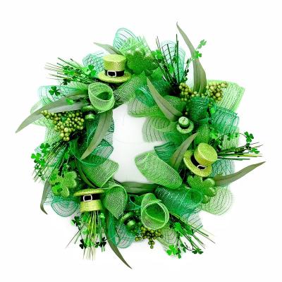 China Plastic 20 Inch Green Glitter Ribbon Wire Mesh Wreath Irish Hat Artificial Plants Holiday Decor Irish National Day for sale