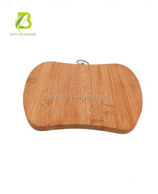 China Sustainable Cute Design Apple Shaped Bamboo Cutting Board With Handle for sale