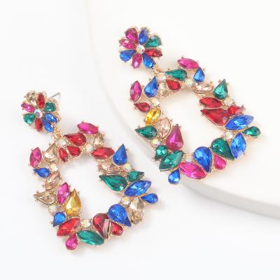 China 2021 New Eco-Friend Alloy Diamond And Flower Acrylic Trapezoidal Earrings for sale