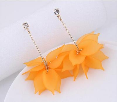 China thin Eco-friend alloy gold with polyresin flower tassel earrings for girls for sale