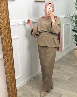 China Modern Islamic Casual Suits Baju Muslimah Women Tops And Striped Skirts Two Piece Set Ladies Outfitsutfit Fashionable Wholesale Lr421 for sale