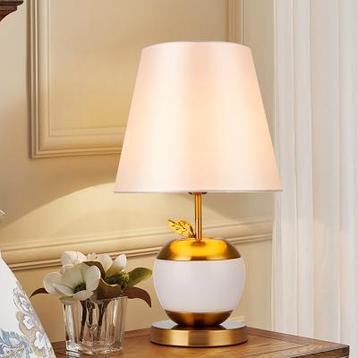 China Creative Simple Modern Light Luxury Art Deco Lamp Warm Bedroom Bedside Lamp Table Lamp Living Room Study Functions for sale