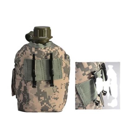 China Digital Camouflage Traditional Army Canteen Military HDPE Water Bottle With Polyester Cover for sale