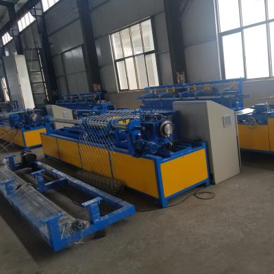 China Automatic Hotels Diamond Wire Mesh Chain Link Fence Making Machine for sale