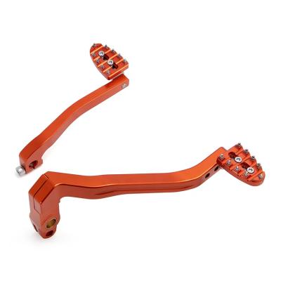 China New Design T6 Motorcycle Aluminum Brake and Shift Pedal Alloy 6061 Lever For Harley Davidson Dyna Model for sale