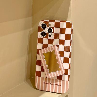 中国 Female Brown Checkerboard Mirror Phone Cover With Mirror Bracket For 13 Pro 販売のため