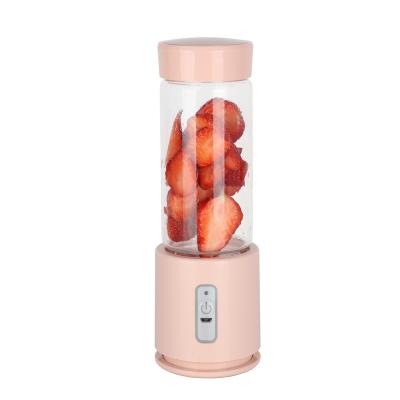 China 100W Household ABS Material Mini Juicer 4000mAh Portable Juicer For Personal Use for sale