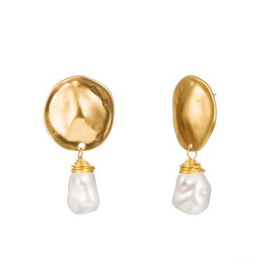 China Golden FASHIONABLE Korean mute irregular earrings personality style pearl earrings woman baroque jewelry for sale