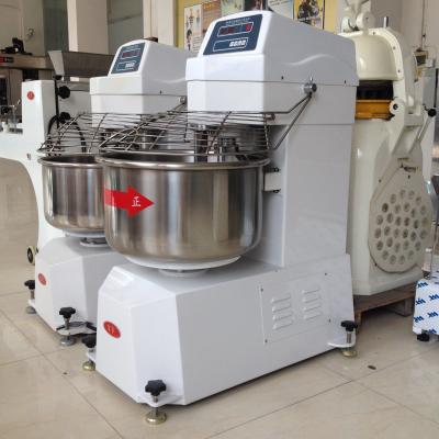 China Electric Stand Dough Spiral Mixer Machines Kitchen Tools For Restaurant for sale