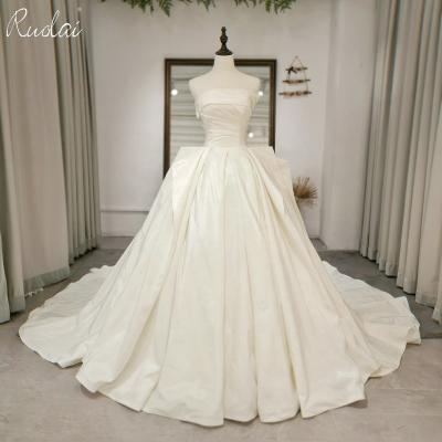 China Sleeveless A Line Wedding Dresses Ruffles Breathable Strapless Elegant Satin Ball Gown Wedding Dresses ZD05050 for sale